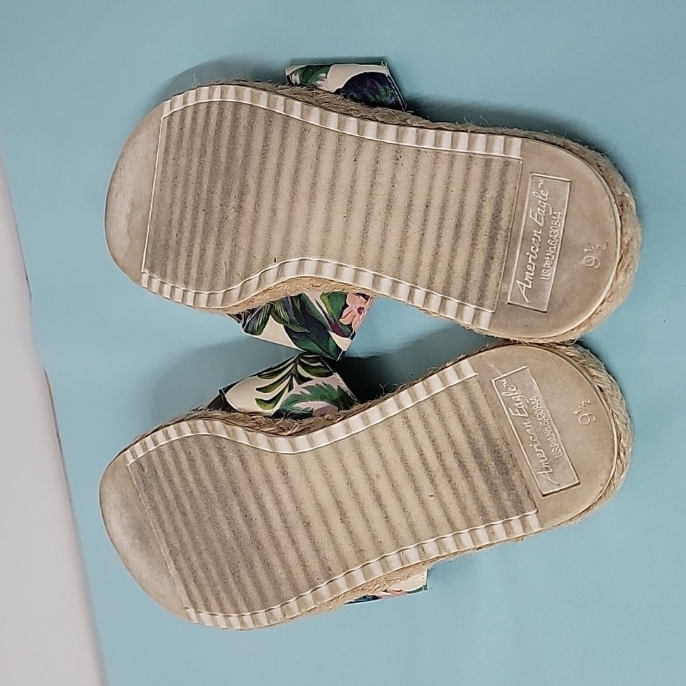 AMERICAN EAGLE Tropical Green White Floral Print Criss Cross Slides Sandals - Picture 7 of 7